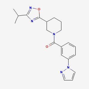 3-(3-isopropyl-1,2,4-oxadiazol-5-yl)-1-[3-(1H-pyrazol-1-yl)benzoyl]piperidine