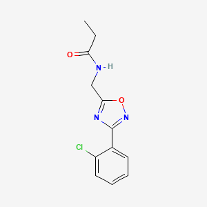 molecular formula C12H12ClN3O2 B5575260 N-{[3-(2-chlorophenyl)-1,2,4-oxadiazol-5-yl]methyl}propanamide 