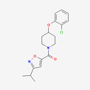 molecular formula C18H21ClN2O3 B5578599 4-(2-chlorophenoxy)-1-[(3-isopropyl-5-isoxazolyl)carbonyl]piperidine 