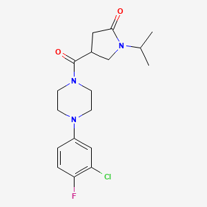 molecular formula C18H23ClFN3O2 B5579107 4-{[4-(3-chloro-4-fluorophenyl)-1-piperazinyl]carbonyl}-1-isopropyl-2-pyrrolidinone 