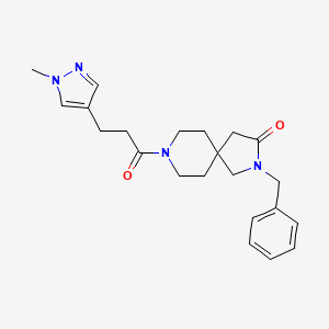 molecular formula C22H28N4O2 B5580466 2-benzyl-8-[3-(1-methyl-1H-pyrazol-4-yl)propanoyl]-2,8-diazaspiro[4.5]decan-3-one 