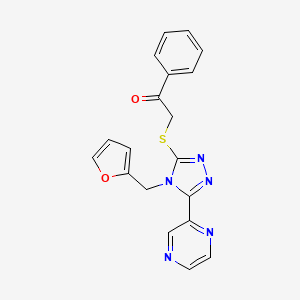 molecular formula C19H15N5O2S B5581779 2-{[4-(2-furylmethyl)-5-(2-pyrazinyl)-4H-1,2,4-triazol-3-yl]thio}-1-phenylethanone 