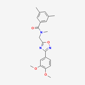 molecular formula C21H23N3O4 B5583633 N-{[3-(3,4-dimethoxyphenyl)-1,2,4-oxadiazol-5-yl]methyl}-N,3,5-trimethylbenzamide 