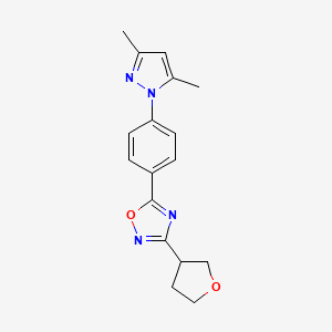 molecular formula C17H18N4O2 B5584773 5-[4-(3,5-dimethyl-1H-pyrazol-1-yl)phenyl]-3-(tetrahydrofuran-3-yl)-1,2,4-oxadiazole 