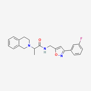 molecular formula C22H22FN3O2 B5584956 2-(3,4-dihydro-2(1H)-isoquinolinyl)-N-{[3-(3-fluorophenyl)-5-isoxazolyl]methyl}propanamide 