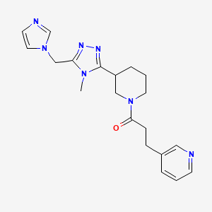 molecular formula C20H25N7O B5585828 3-(3-{3-[5-(1H-imidazol-1-ylmethyl)-4-methyl-4H-1,2,4-triazol-3-yl]piperidin-1-yl}-3-oxopropyl)pyridine 