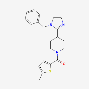 molecular formula C21H23N3OS B5585966 4-(1-benzyl-1H-imidazol-2-yl)-1-[(5-methyl-2-thienyl)carbonyl]piperidine 