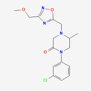 molecular formula C16H19ClN4O3 B5586886 1-(3-chlorophenyl)-4-{[3-(methoxymethyl)-1,2,4-oxadiazol-5-yl]methyl}-5-methyl-2-piperazinone 