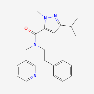 molecular formula C22H26N4O B5587693 3-isopropyl-1-methyl-N-(2-phenylethyl)-N-(3-pyridinylmethyl)-1H-pyrazole-5-carboxamide 