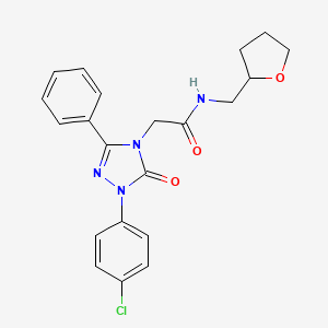 molecular formula C21H21ClN4O3 B5588485 2-[1-(4-chlorophenyl)-5-oxo-3-phenyl-1,5-dihydro-4H-1,2,4-triazol-4-yl]-N-(tetrahydro-2-furanylmethyl)acetamide 