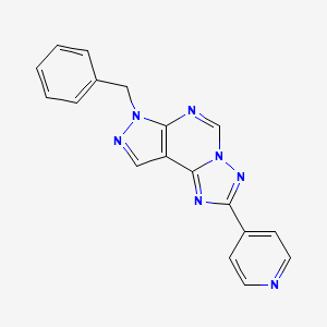 molecular formula C18H13N7 B5588737 7-benzyl-2-(4-pyridinyl)-7H-pyrazolo[4,3-e][1,2,4]triazolo[1,5-c]pyrimidine 