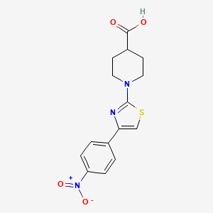 molecular formula C15H15N3O4S B5589486 1-[4-(4-nitrophenyl)-1,3-thiazol-2-yl]-4-piperidinecarboxylic acid 