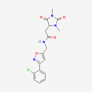 molecular formula C17H17ClN4O4 B5589541 N-{[3-(2-chlorophenyl)-5-isoxazolyl]methyl}-2-(1,3-dimethyl-2,5-dioxo-4-imidazolidinyl)acetamide 