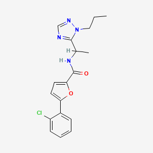 molecular formula C18H19ClN4O2 B5590725 5-(2-chlorophenyl)-N-[1-(1-propyl-1H-1,2,4-triazol-5-yl)ethyl]-2-furamide 