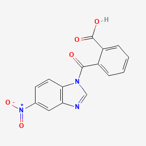 molecular formula C15H9N3O5 B5591083 2-[(5-硝基-1H-苯并咪唑-1-基)羰基]苯甲酸 