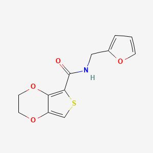 molecular formula C12H11NO4S B5591509 N-(2-furylmethyl)-2,3-dihydrothieno[3,4-b][1,4]dioxine-5-carboxamide 