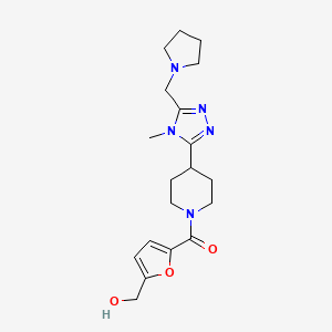 molecular formula C19H27N5O3 B5592089 [5-({4-[4-methyl-5-(pyrrolidin-1-ylmethyl)-4H-1,2,4-triazol-3-yl]piperidin-1-yl}carbonyl)-2-furyl]methanol 