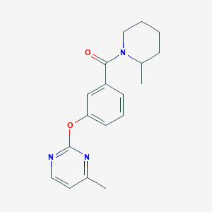 molecular formula C18H21N3O2 B5592354 4-methyl-2-{3-[(2-methyl-1-piperidinyl)carbonyl]phenoxy}pyrimidine 