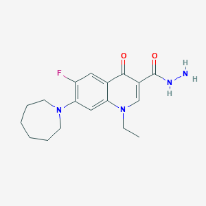 molecular formula C18H23FN4O2 B5592659 7-(1-氮杂环戊基)-1-乙基-6-氟-4-氧代-1,4-二氢-3-喹啉甲酰肼 