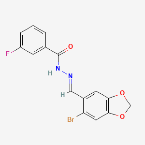 molecular formula C15H10BrFN2O3 B5593277 N'-[(6-溴-1,3-苯并二氧杂环-5-基)亚甲基]-3-氟苯甲酰肼 