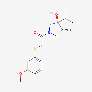 molecular formula C17H25NO3S B5594261 (3R*,4R*)-3-isopropyl-1-{[(3-methoxyphenyl)thio]acetyl}-4-methylpyrrolidin-3-ol 