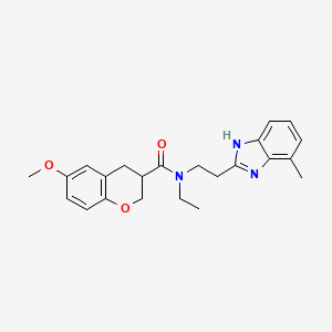 molecular formula C23H27N3O3 B5595977 N-ethyl-6-methoxy-N-[2-(4-methyl-1H-benzimidazol-2-yl)ethyl]-3-chromanecarboxamide 