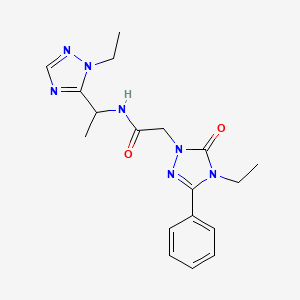 molecular formula C18H23N7O2 B5596636 2-(4-ethyl-5-oxo-3-phenyl-4,5-dihydro-1H-1,2,4-triazol-1-yl)-N-[1-(1-ethyl-1H-1,2,4-triazol-5-yl)ethyl]acetamide 