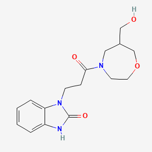 molecular formula C16H21N3O4 B5596791 1-{3-[6-(hydroxymethyl)-1,4-oxazepan-4-yl]-3-oxopropyl}-1,3-dihydro-2H-benzimidazol-2-one 