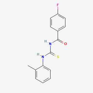molecular formula C15H13FN2OS B5598609 4-fluoro-N-{[(2-methylphenyl)amino]carbonothioyl}benzamide 