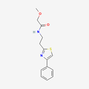molecular formula C14H16N2O2S B5599599 2-甲氧基-N-[2-(4-苯基-1,3-噻唑-2-基)乙基]乙酰胺 