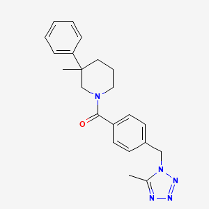 molecular formula C22H25N5O B5605028 3-methyl-1-{4-[(5-methyl-1H-tetrazol-1-yl)methyl]benzoyl}-3-phenylpiperidine 