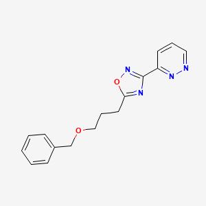 molecular formula C16H16N4O2 B5605939 3-{5-[3-(benzyloxy)propyl]-1,2,4-oxadiazol-3-yl}pyridazine 