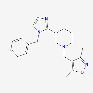 molecular formula C21H26N4O B5606822 3-(1-benzyl-1H-imidazol-2-yl)-1-[(3,5-dimethyl-4-isoxazolyl)methyl]piperidine 