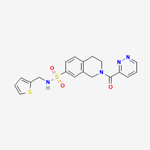 molecular formula C19H18N4O3S2 B5608945 2-(pyridazin-3-ylcarbonyl)-N-(2-thienylmethyl)-1,2,3,4-tetrahydroisoquinoline-7-sulfonamide 