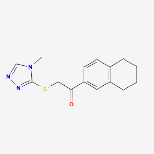 molecular formula C15H17N3OS B5608947 2-[(4-methyl-4H-1,2,4-triazol-3-yl)thio]-1-(5,6,7,8-tetrahydro-2-naphthalenyl)ethanone 