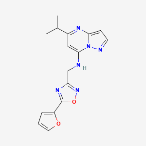 molecular formula C16H16N6O2 B5614198 N-{[5-(2-furyl)-1,2,4-oxadiazol-3-yl]methyl}-5-isopropylpyrazolo[1,5-a]pyrimidin-7-amine 