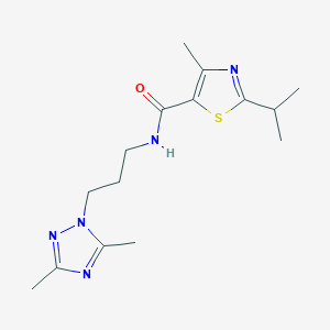 molecular formula C15H23N5OS B5615189 N-[3-(3,5-dimethyl-1H-1,2,4-triazol-1-yl)propyl]-2-isopropyl-4-methyl-1,3-thiazole-5-carboxamide 