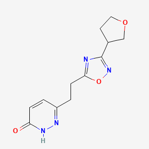 molecular formula C12H14N4O3 B5615256 6-{2-[3-(tetrahydrofuran-3-yl)-1,2,4-oxadiazol-5-yl]ethyl}pyridazin-3(2H)-one 