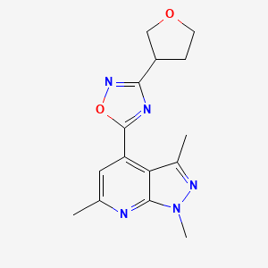 molecular formula C15H17N5O2 B5615405 1,3,6-trimethyl-4-[3-(tetrahydrofuran-3-yl)-1,2,4-oxadiazol-5-yl]-1H-pyrazolo[3,4-b]pyridine 
