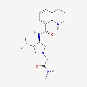 molecular formula C20H30N4O2 B5617986 N-{rel-(3R,4S)-4-isopropyl-1-[2-(methylamino)-2-oxoethyl]-3-pyrrolidinyl}-1,2,3,4-tetrahydro-8-quinolinecarboxamide hydrochloride 