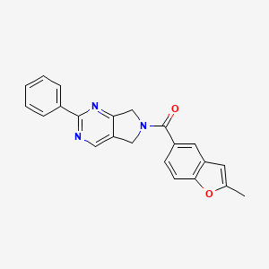 molecular formula C22H17N3O2 B5618562 6-[(2-methyl-1-benzofuran-5-yl)carbonyl]-2-phenyl-6,7-dihydro-5H-pyrrolo[3,4-d]pyrimidine 