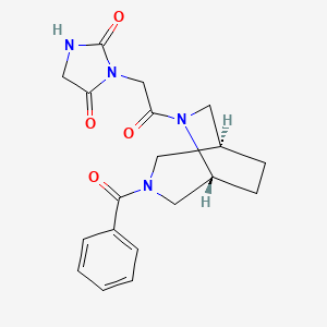 molecular formula C19H22N4O4 B5618937 3-{2-[(1S*,5R*)-3-benzoyl-3,6-diazabicyclo[3.2.2]non-6-yl]-2-oxoethyl}imidazolidine-2,4-dione 