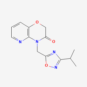 molecular formula C13H14N4O3 B5618994 4-[(3-isopropyl-1,2,4-oxadiazol-5-yl)methyl]-2H-pyrido[3,2-b][1,4]oxazin-3(4H)-one 