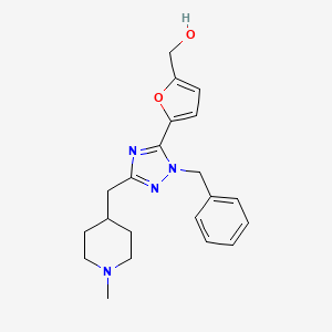 molecular formula C21H26N4O2 B5620527 (5-{1-benzyl-3-[(1-methylpiperidin-4-yl)methyl]-1H-1,2,4-triazol-5-yl}-2-furyl)methanol 