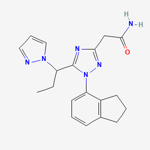molecular formula C19H22N6O B5622452 2-{1-(2,3-dihydro-1H-inden-4-yl)-5-[1-(1H-pyrazol-1-yl)propyl]-1H-1,2,4-triazol-3-yl}acetamide 