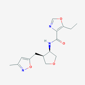 molecular formula C15H19N3O4 B5623380 5-ethyl-N-{(3R*,4S*)-4-[(3-methylisoxazol-5-yl)methyl]tetrahydrofuran-3-yl}-1,3-oxazole-4-carboxamide 