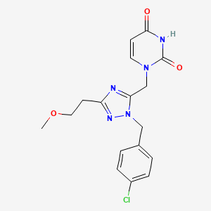 molecular formula C17H18ClN5O3 B5623855 1-{[1-(4-chlorobenzyl)-3-(2-methoxyethyl)-1H-1,2,4-triazol-5-yl]methyl}pyrimidine-2,4(1H,3H)-dione 