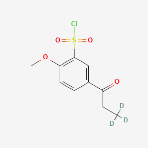 B562439 1-(3'-Chlorosulfonyl-4'-methoxyphenyl)-1-propanone-methyl-d3 CAS No. 1189984-41-5