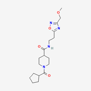 molecular formula C18H28N4O4 B5624683 1-(cyclopentylcarbonyl)-N-{2-[3-(methoxymethyl)-1,2,4-oxadiazol-5-yl]ethyl}-4-piperidinecarboxamide 