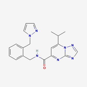 molecular formula C20H21N7O B5625418 7-isopropyl-N-[2-(1H-pyrazol-1-ylmethyl)benzyl][1,2,4]triazolo[1,5-a]pyrimidine-5-carboxamide 